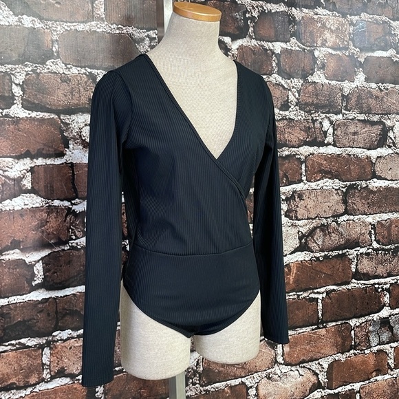 ASOS Bodysuit Women's 6 Black Long Sleeve V-Neck Stretch One-Piece - Picture 8 of 15